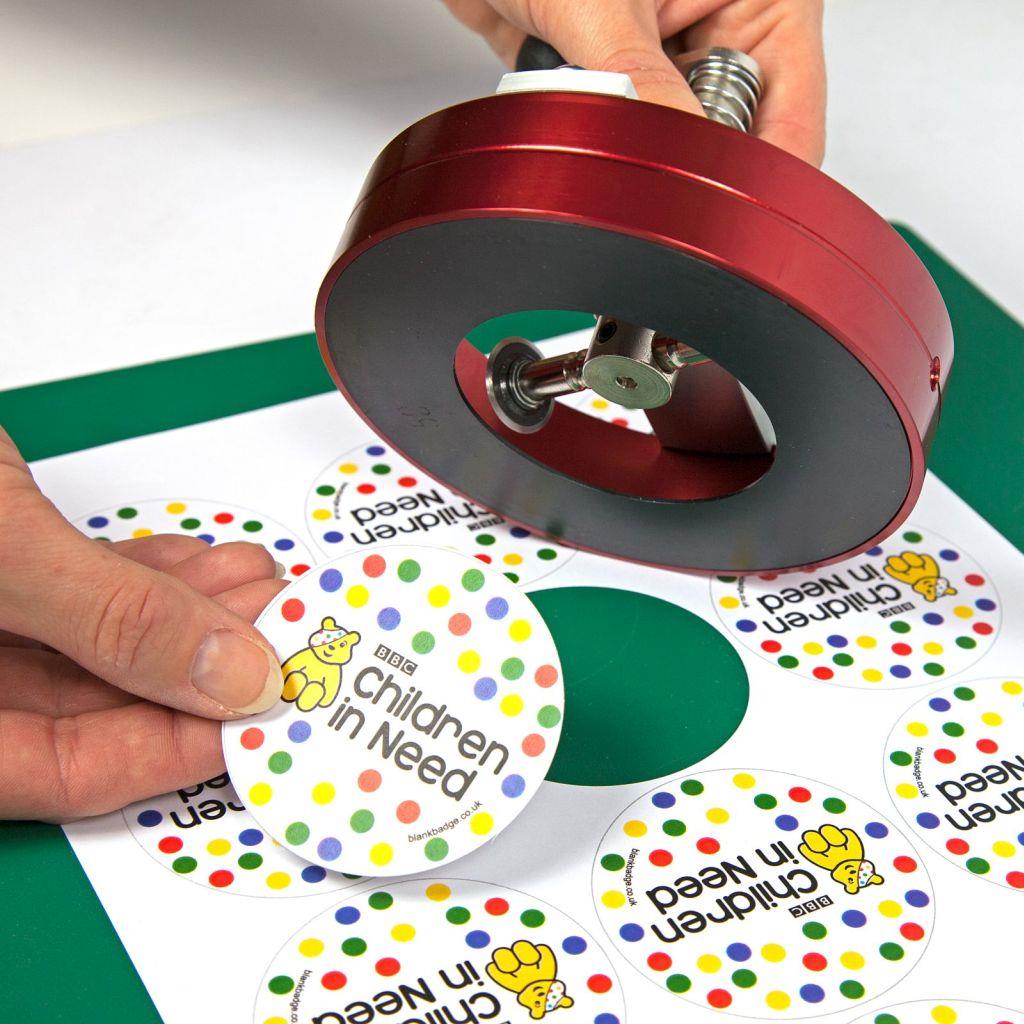Adjustable Circular Cutter For Bio Button Badges - Image 6